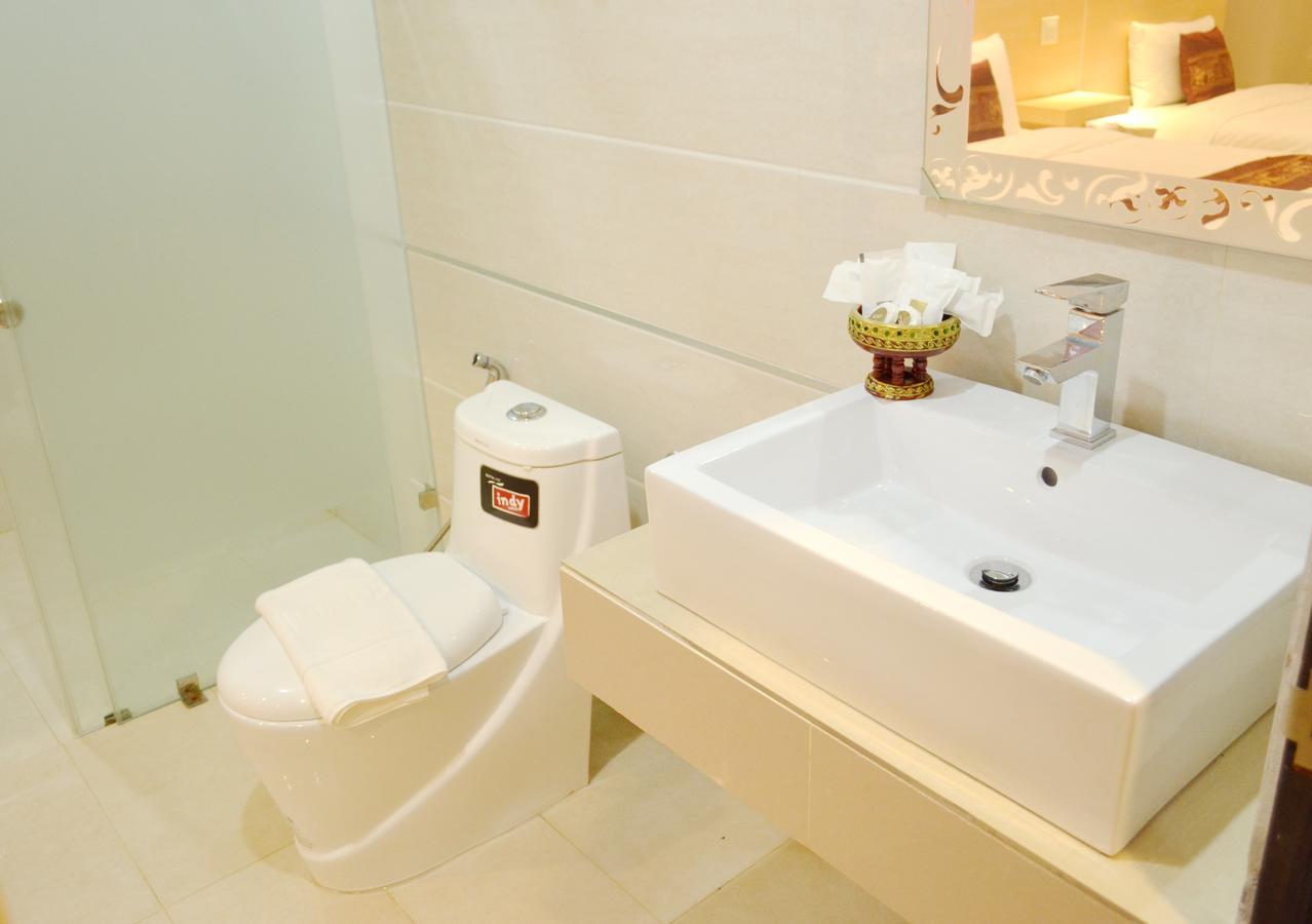 Thatluangview Hotel Vientiane Exteriör bild