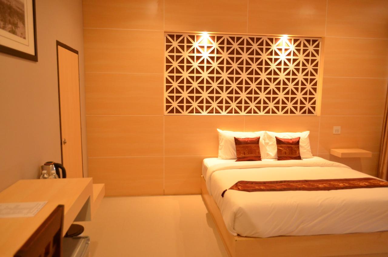 Thatluangview Hotel Vientiane Exteriör bild