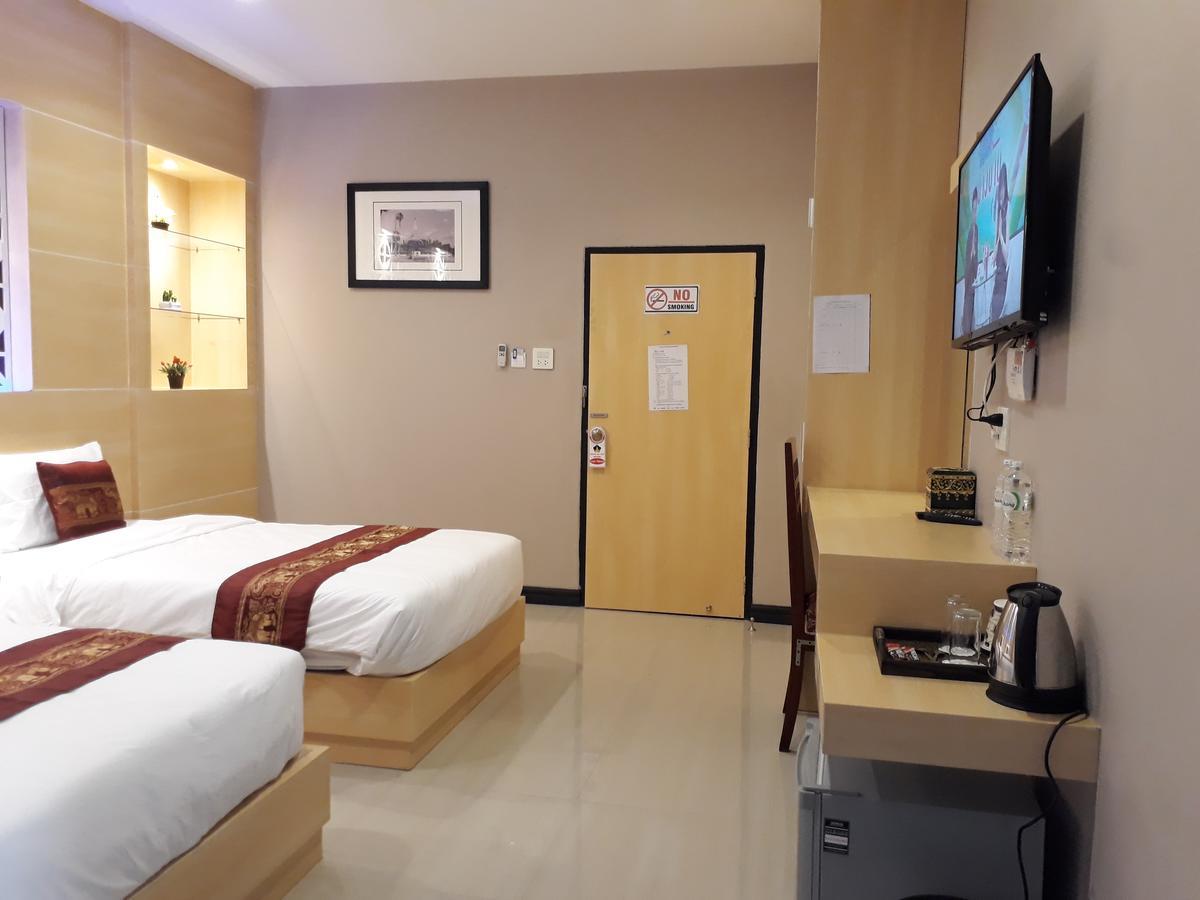 Thatluangview Hotel Vientiane Exteriör bild