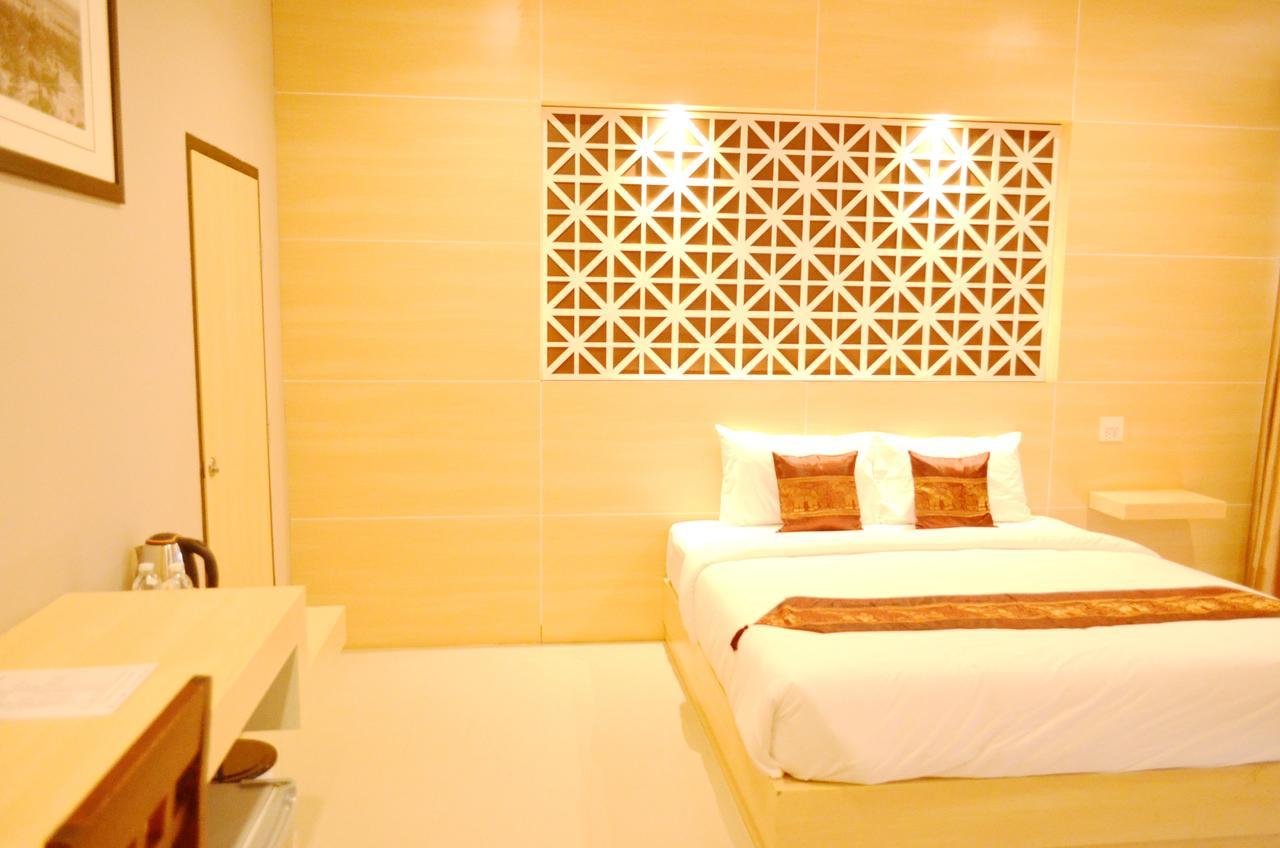 Thatluangview Hotel Vientiane Exteriör bild