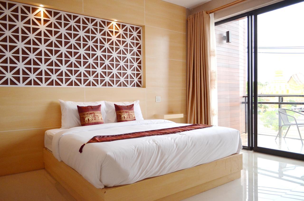 Thatluangview Hotel Vientiane Exteriör bild