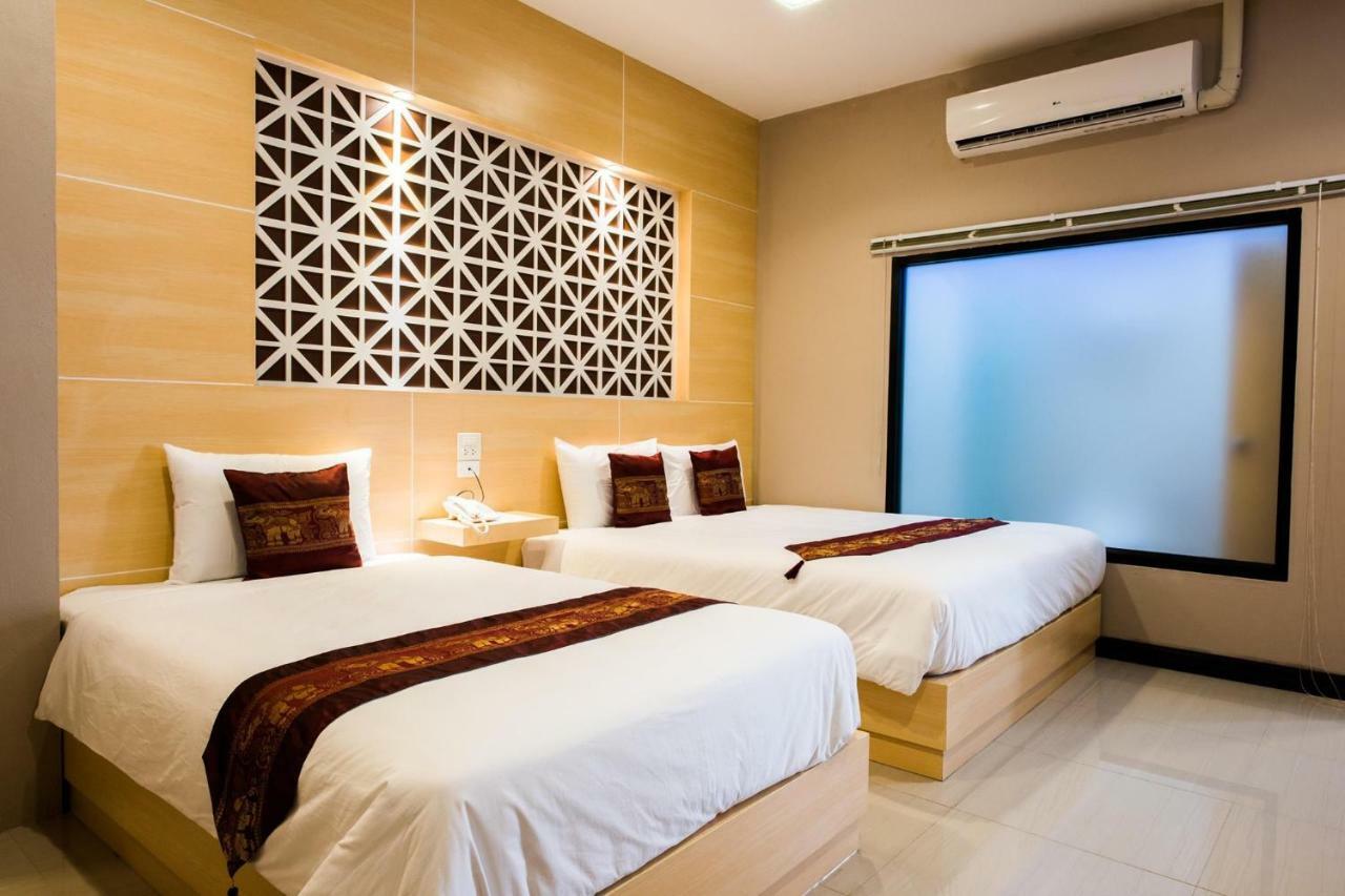 Thatluangview Hotel Vientiane Exteriör bild